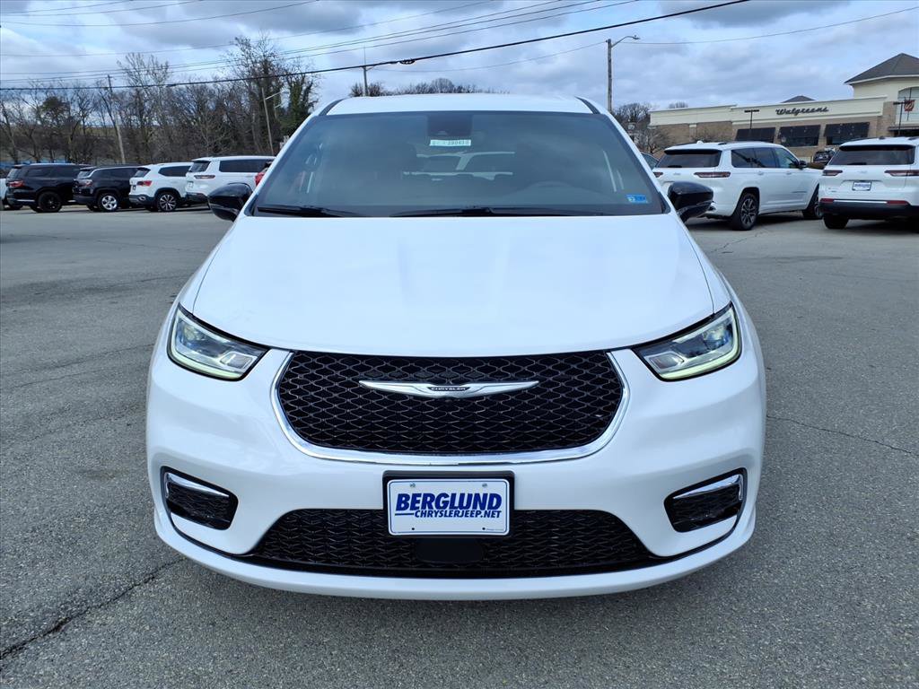New 2026 Chrysler Pacifica Select image 9