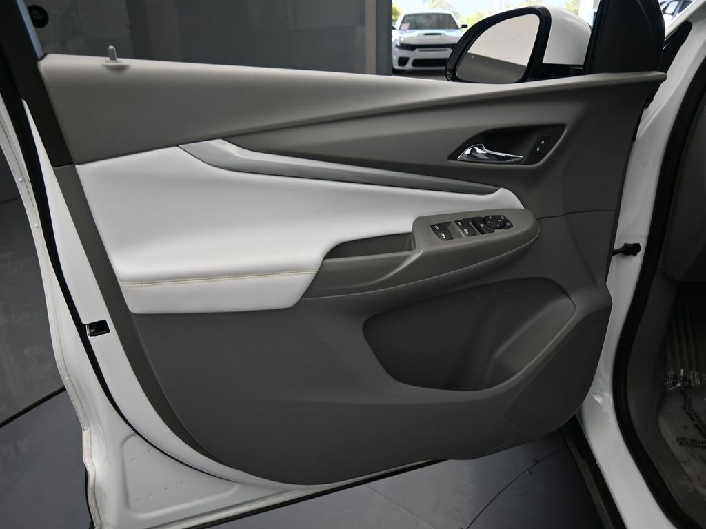Used 2023 Chevrolet Bolt EUV Premier image 16