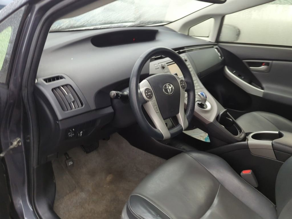 Used 2015 Toyota Prius Four image 7