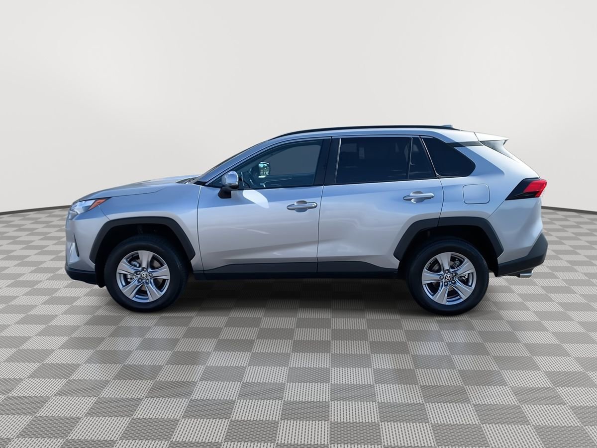 Used 2025 Toyota RAV4 XLE AWD/4WD image 4