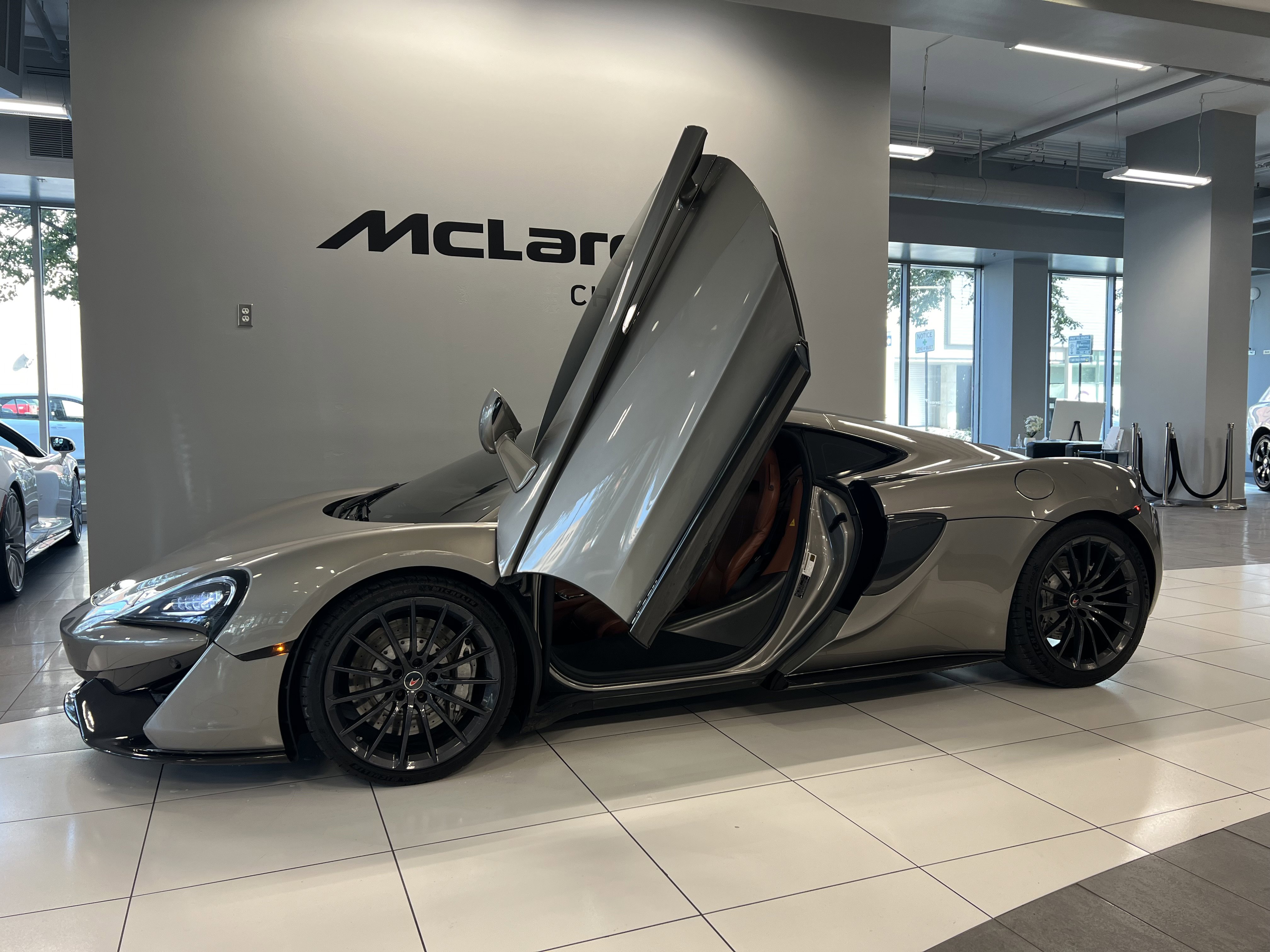 Used 2017 McLaren 570S image 16