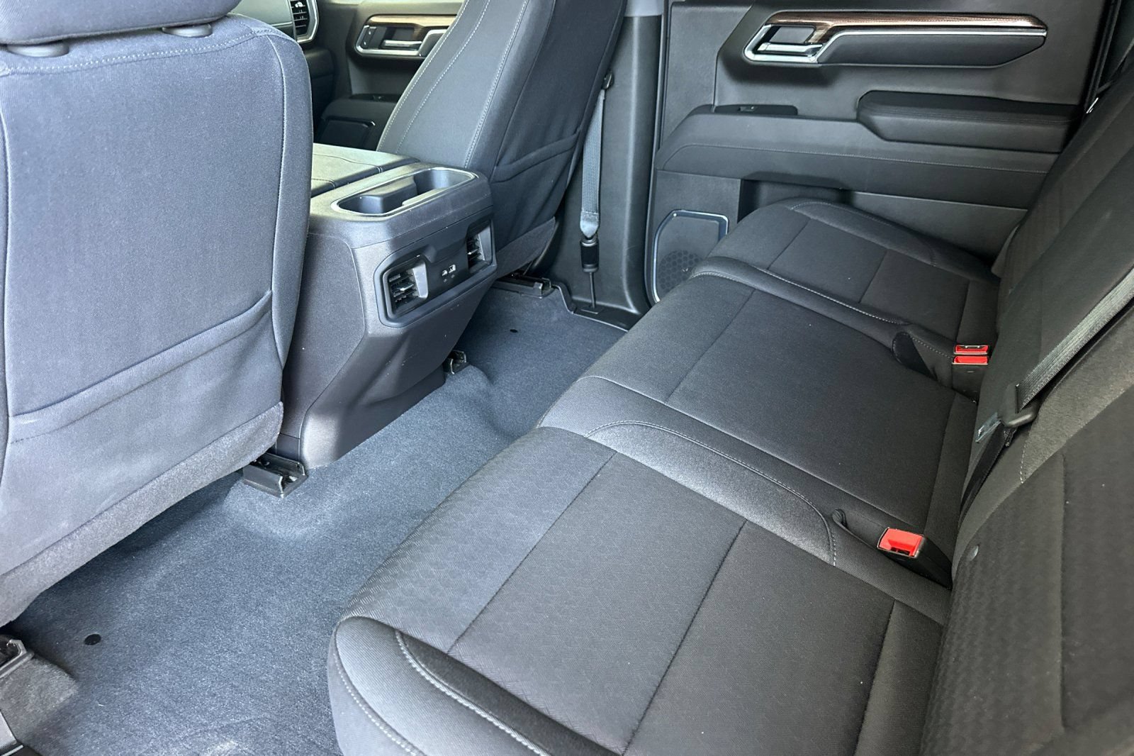 Used 2025 Chevrolet Silverado 1500 LT Trail Boss w/ LPO, Dark Essentials Package AWD/4WD image 14