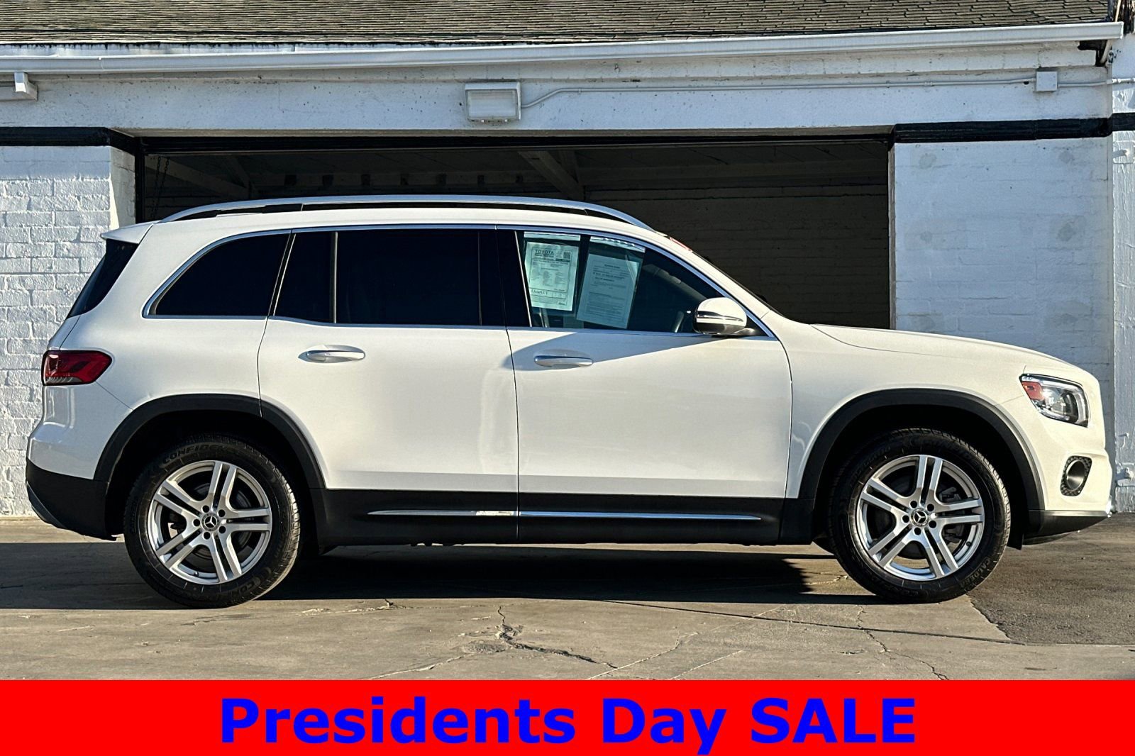 Used 2020 Mercedes-Benz GLB 250 4MATIC image 3