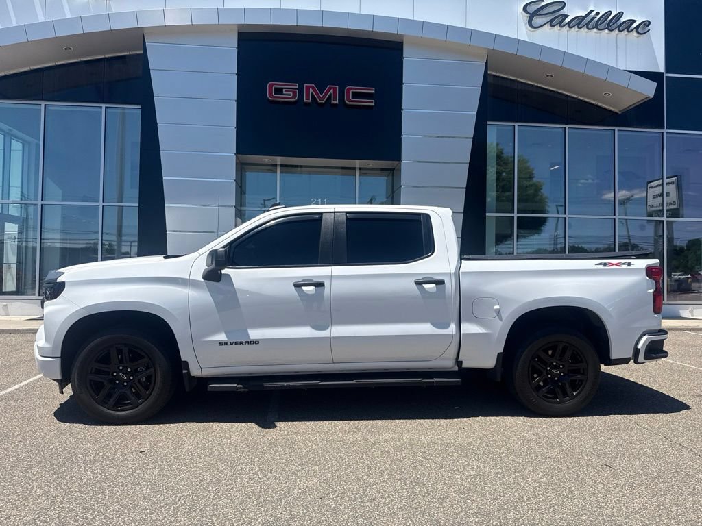 Used 2023 Chevrolet Silverado 1500 Custom AWD/4WD image 4