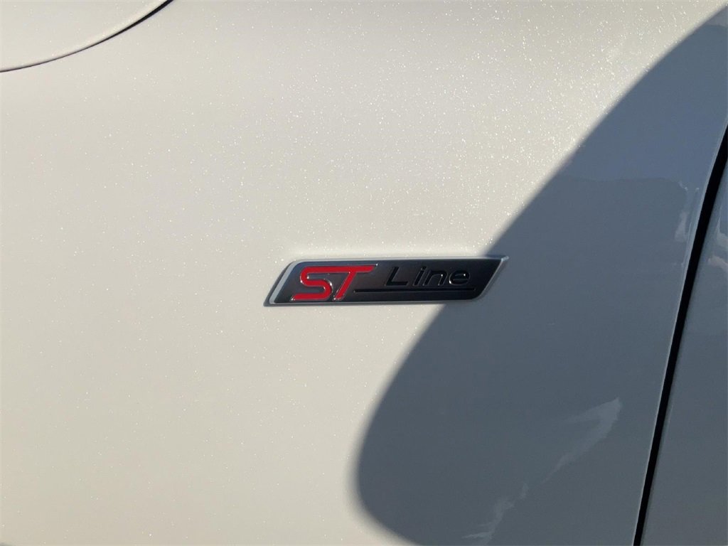 New 2025 Ford Escape ST-Line w/ Equipment Group 301A image 10