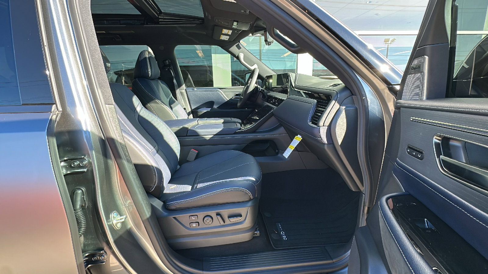 New 2026 INFINITI QX80 4WD image 11