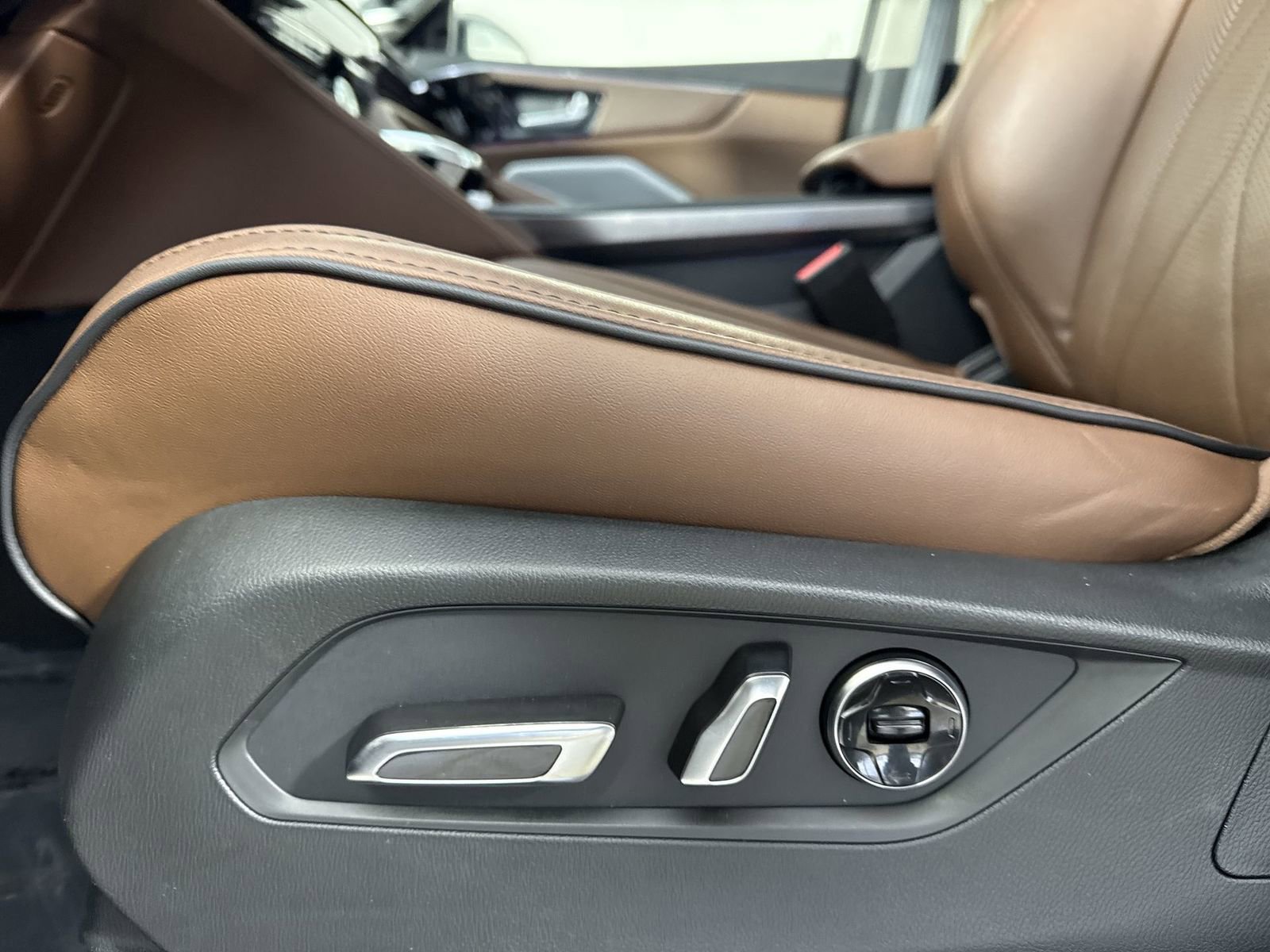 Certified 2026 Acura MDX w/ Advance Package image 23