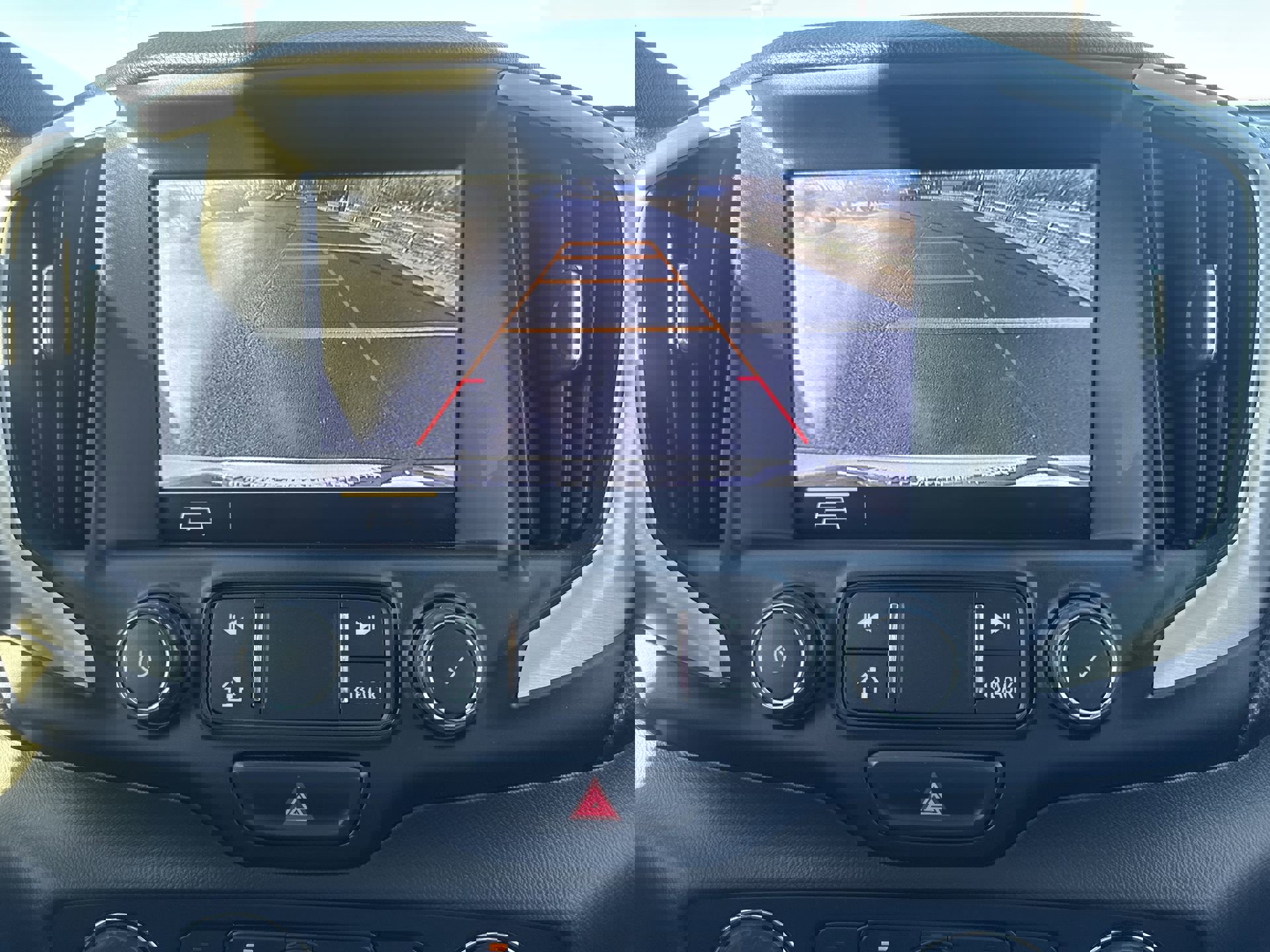 Used 2021 GMC Terrain SLT image 17