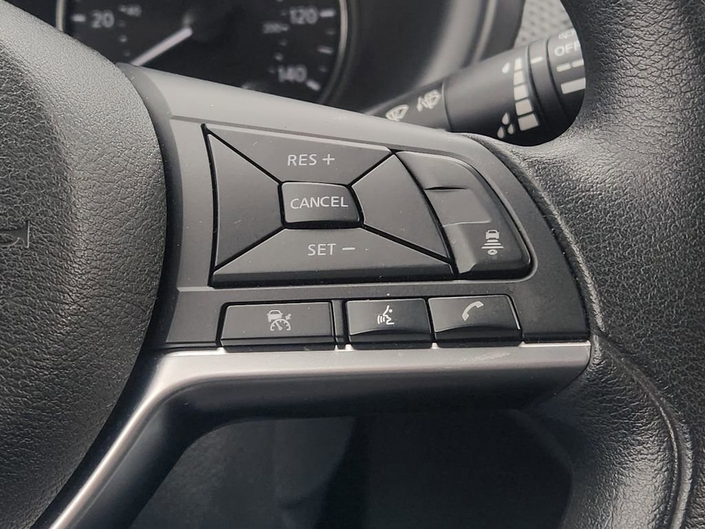 Used 2023 Nissan Kicks SV image 28