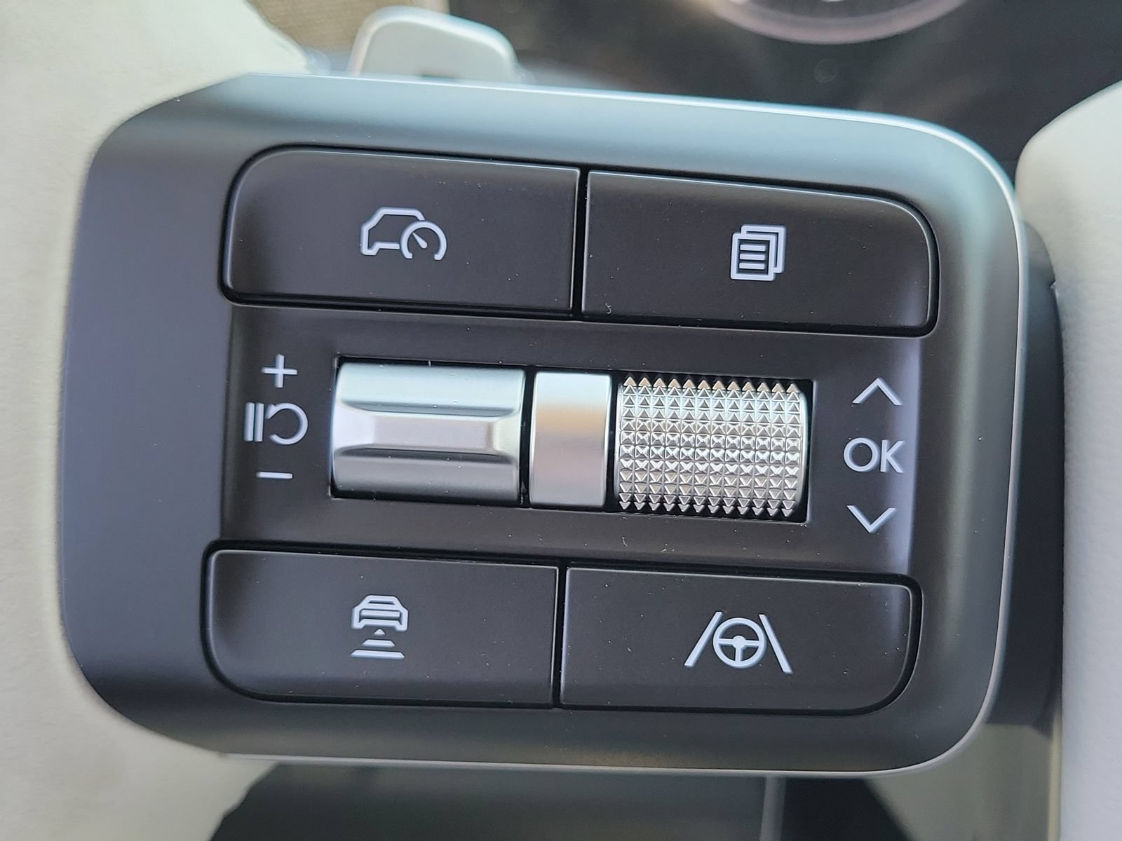 New 2026 Hyundai Santa Fe SE FWD image 8