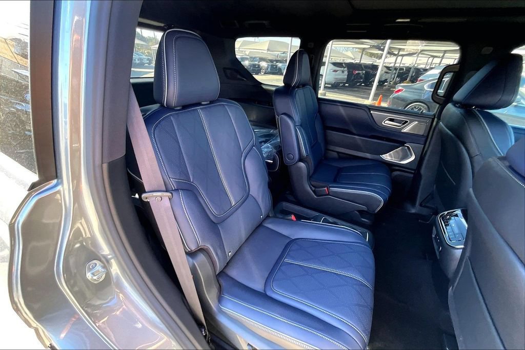 Used 2026 INFINITI QX80 4WD w/ Sport Exterior Package image 15
