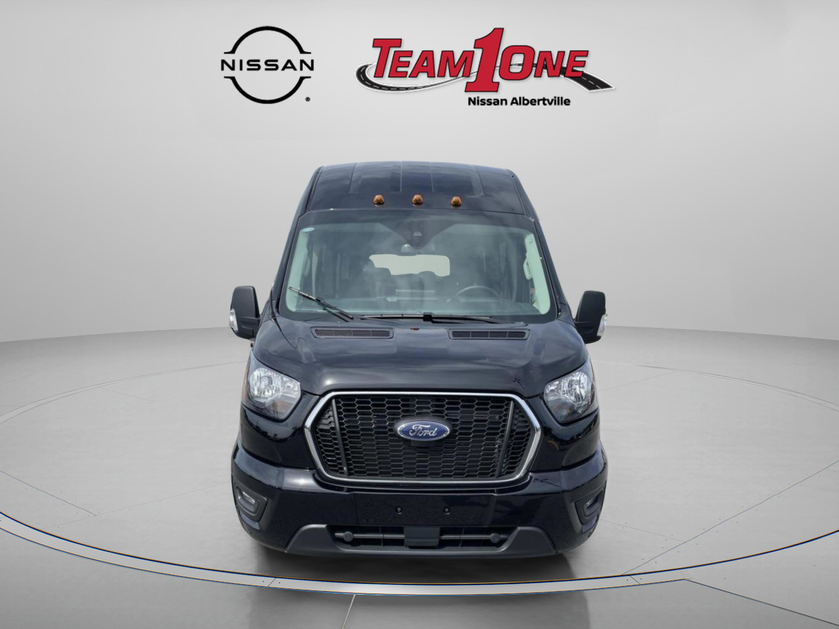Used 2025 Ford Transit 350 XLT RWD image 2