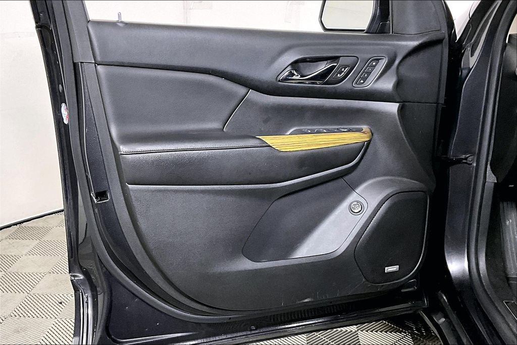 Used 2017 GMC Acadia Denali w/ Technology Package image 22