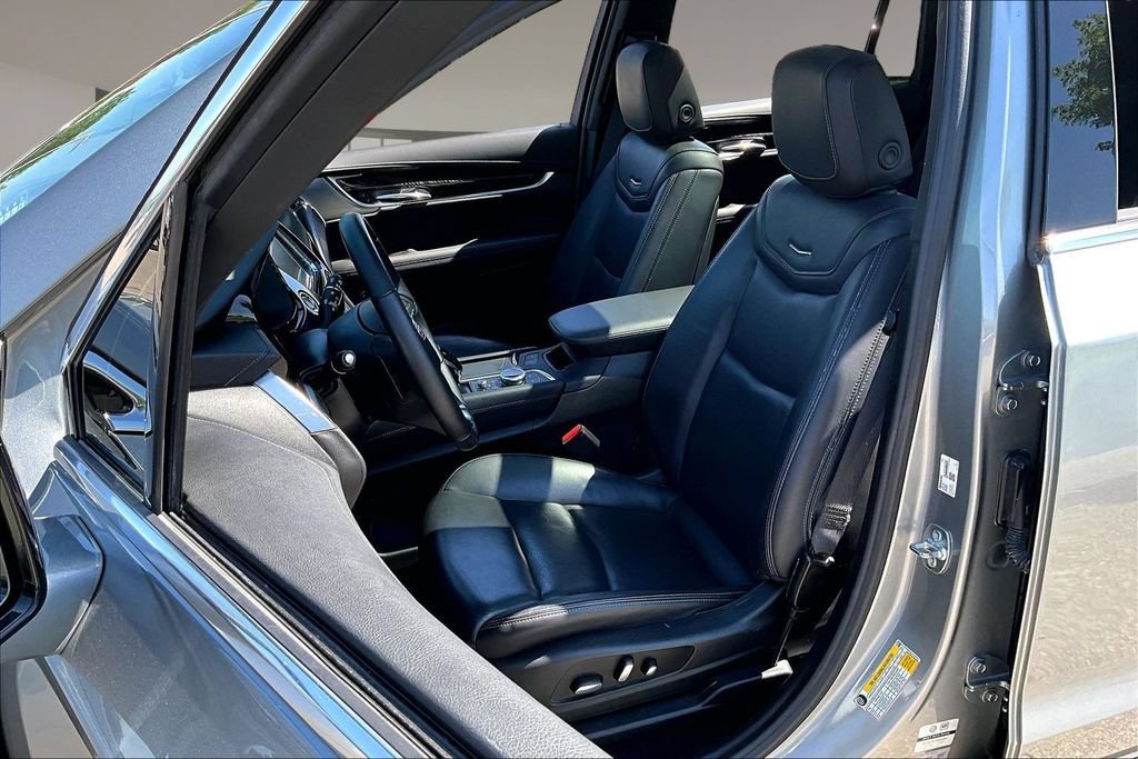 Certified 2025 Cadillac XT6 Premium Luxury AWD/4WD image 27