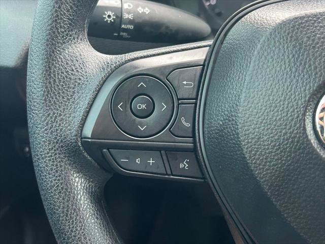 Certified 2025 Toyota Corolla LE FWD image 31