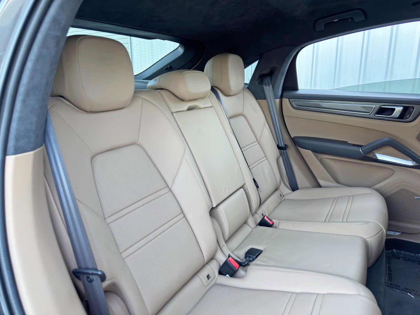 Used 2022 Porsche Cayenne Turbo S image 45