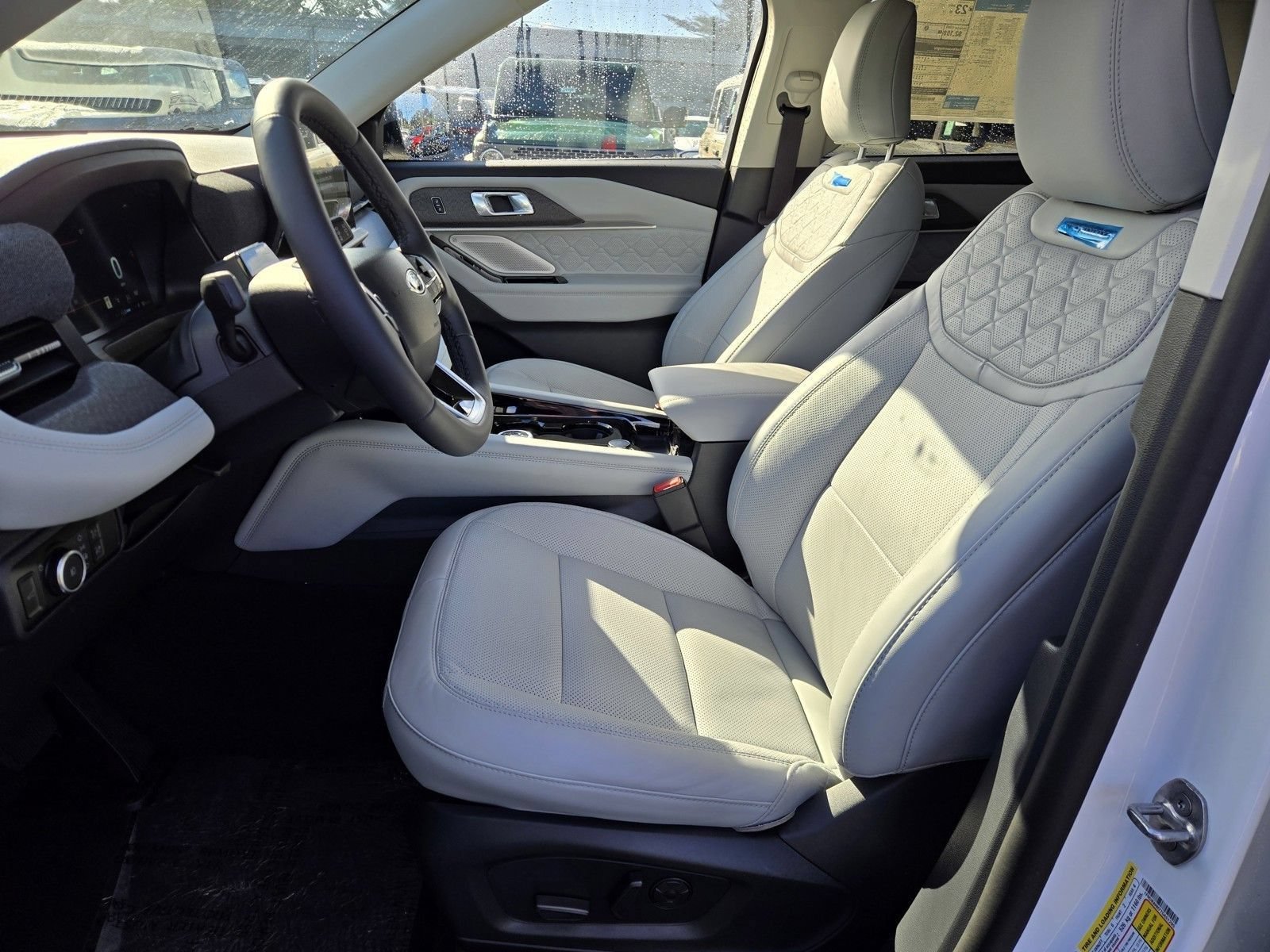New 2026 Ford Explorer Platinum w/ LUX Leather Package AWD/4WD image 7