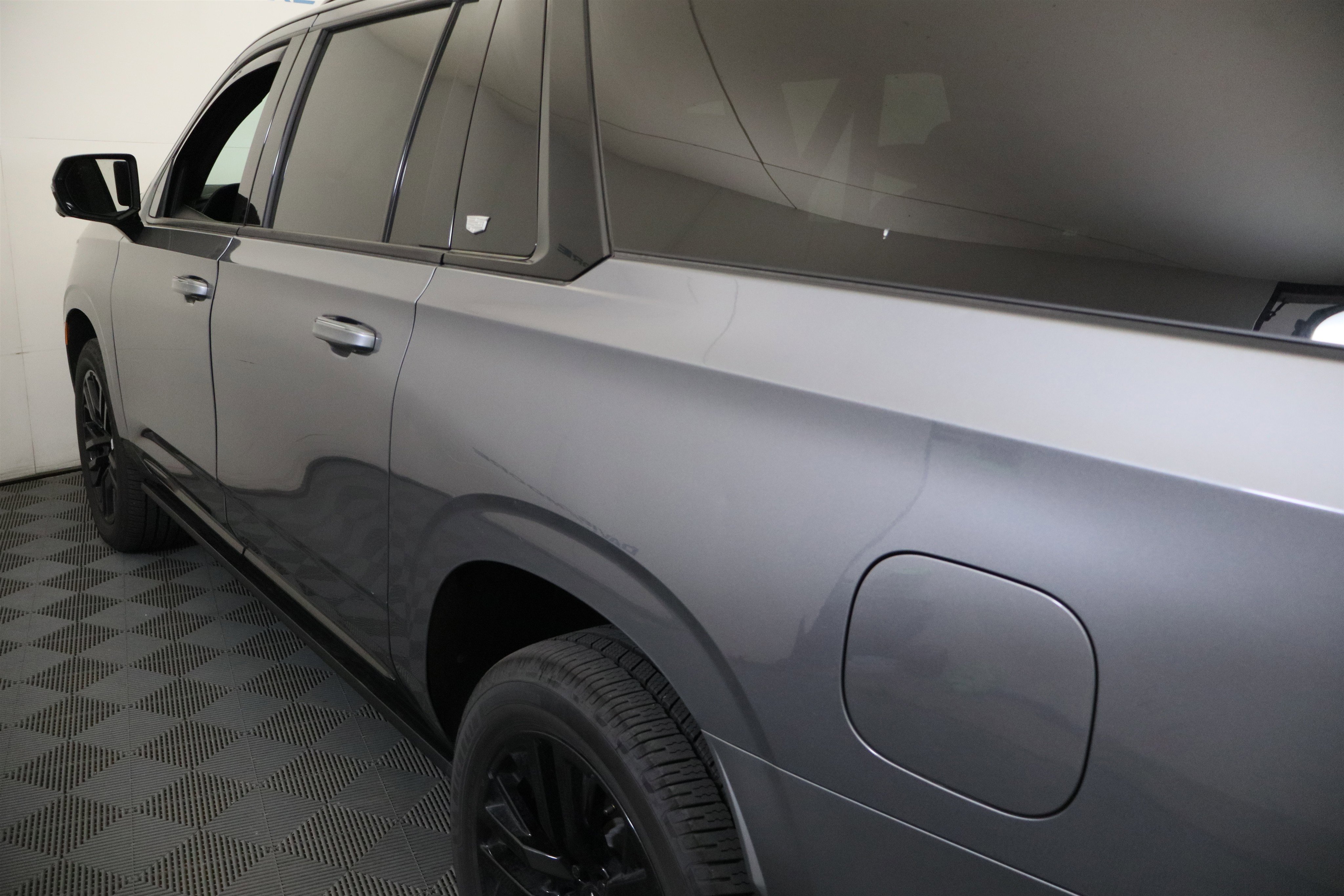 Used 2021 Cadillac Escalade ESV Sport w/ Driver Assist Tech Package AWD/4WD image 11