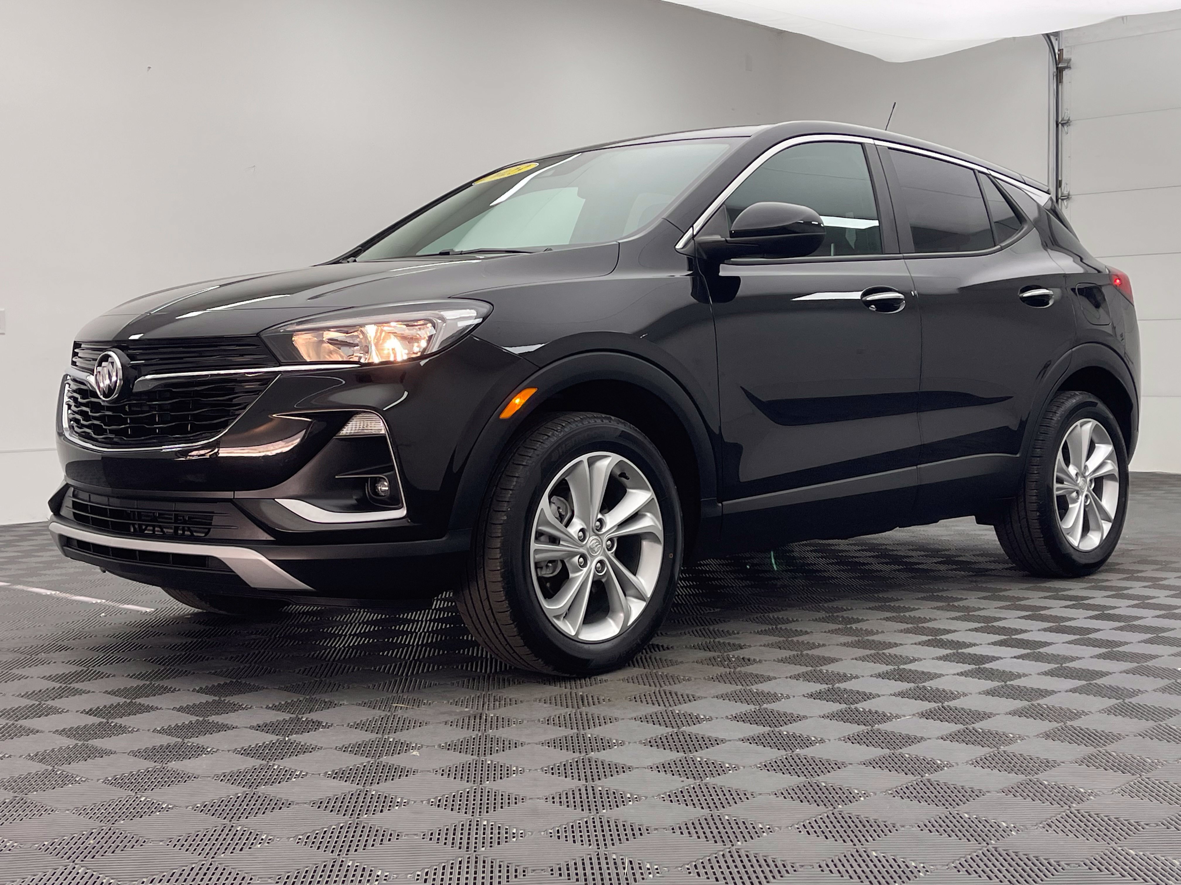 Used 2023 Buick Encore GX Preferred w/ Cold Weather Comfort Package AWD/4WD image 2