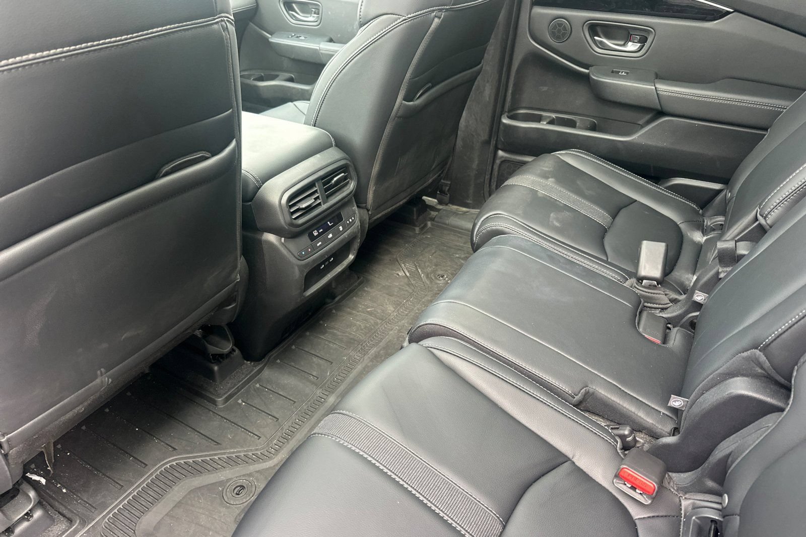 Used 2024 Honda Pilot Touring image 14