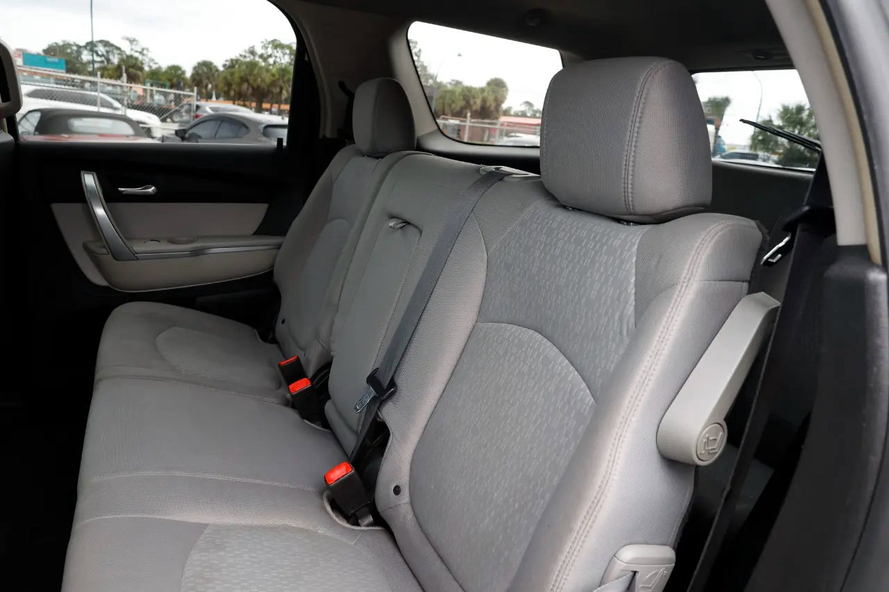 Used 2007 GMC Acadia SLE w/ Convenience Package image 10