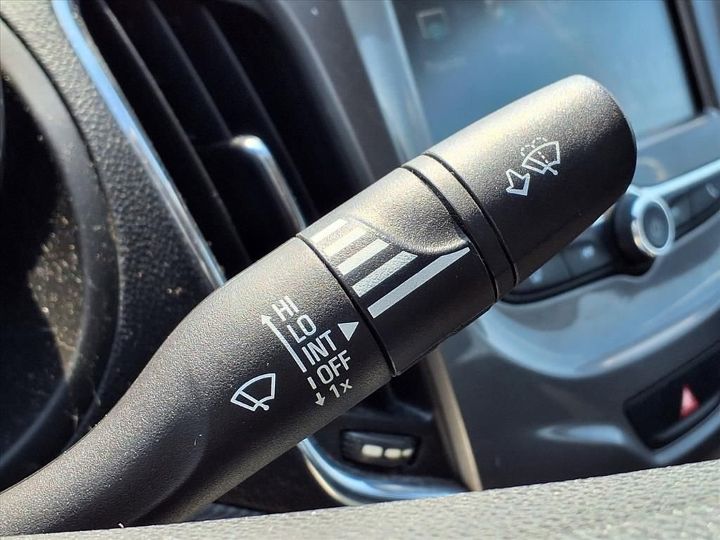 Used 2017 Chevrolet Cruze LT image 18