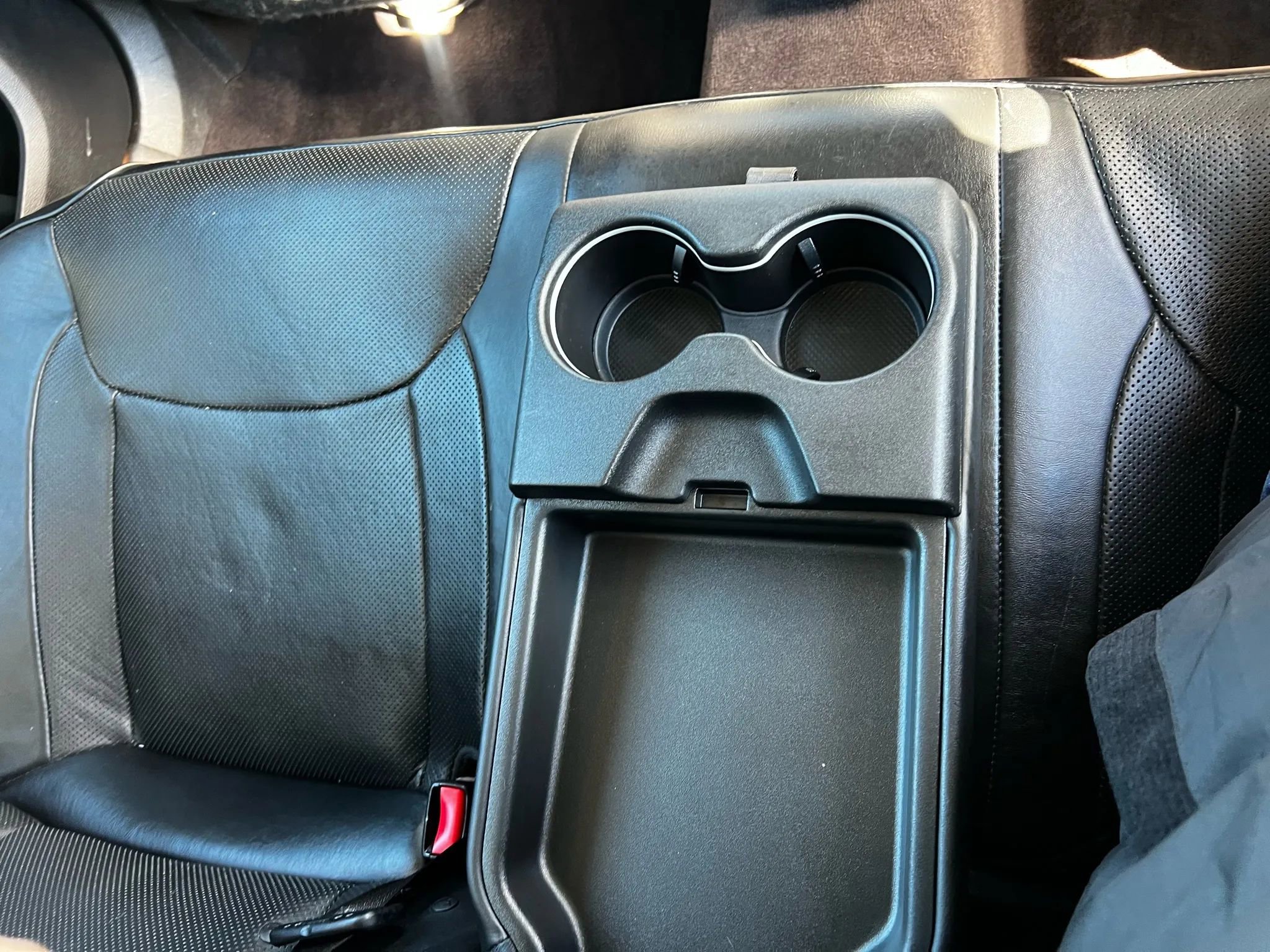 Used 2016 Chrysler 300 C image 23