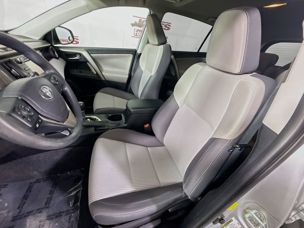 Used 2014 Toyota RAV4 XLE AWD/4WD image 24