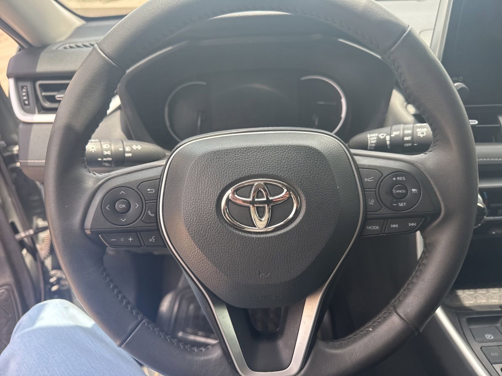 Used 2023 Toyota RAV4 XLE Premium FWD image 13