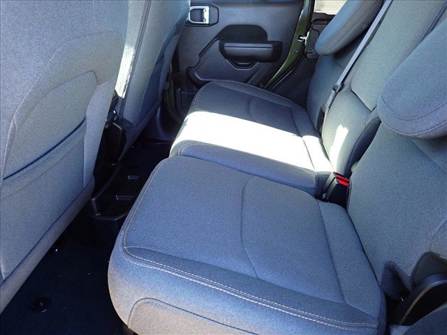 Used 2024 Jeep Wrangler Unlimited w/ Convenience Group AWD/4WD image 9