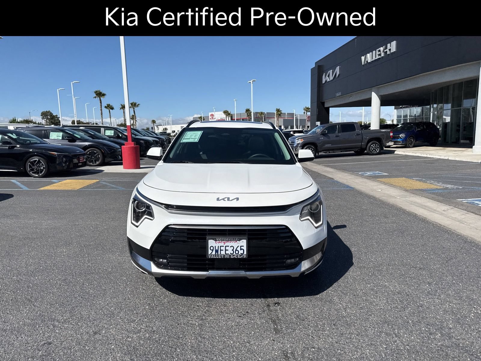 Certified 2025 Kia Niro EX Touring FWD image 2