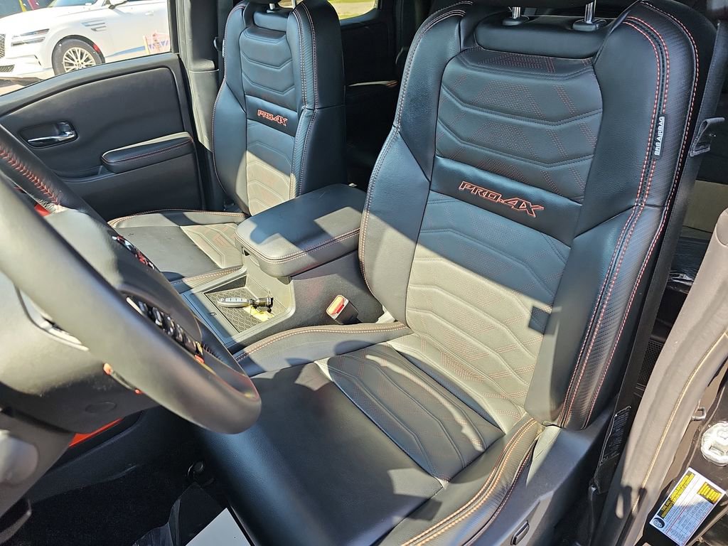Used 2025 Nissan Frontier PRO-4X w/ Pro Premium Package image 18