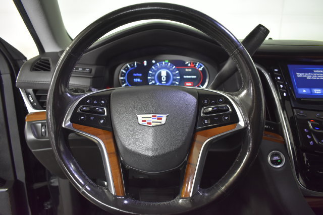 Used 2017 Cadillac Escalade Premium Luxury AWD/4WD image 16