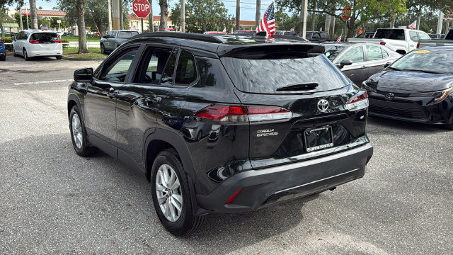 Used 2026 Toyota Corolla Cross LE FWD image 5