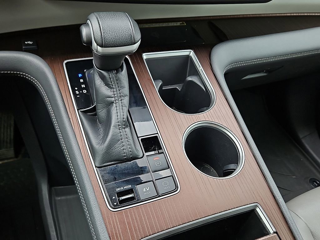 Used 2022 Toyota Sienna XLE w/ XLE Plus Package image 17