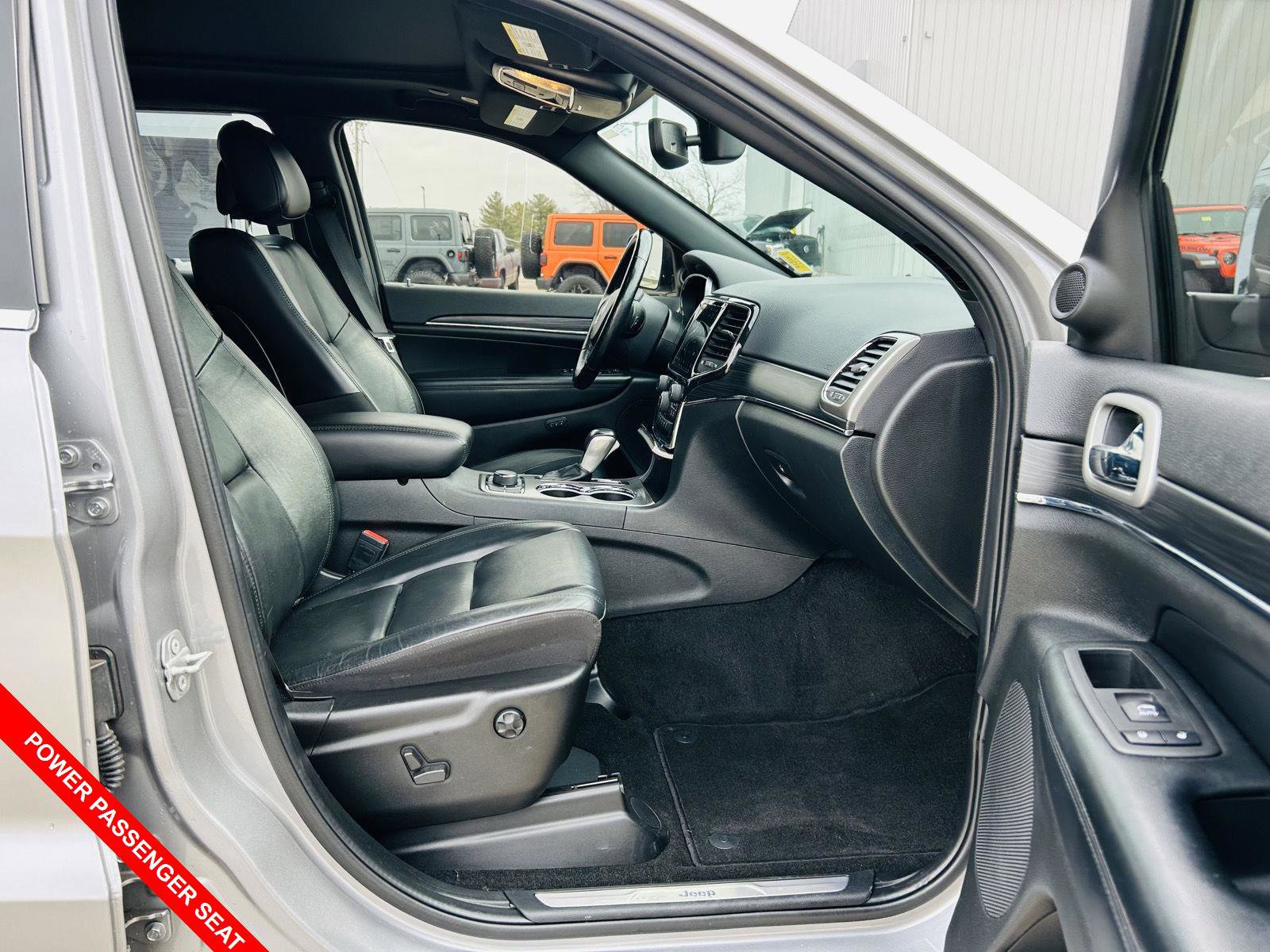 Used 2021 Jeep Grand Cherokee Limited w/ Sun & Sound Group image 31