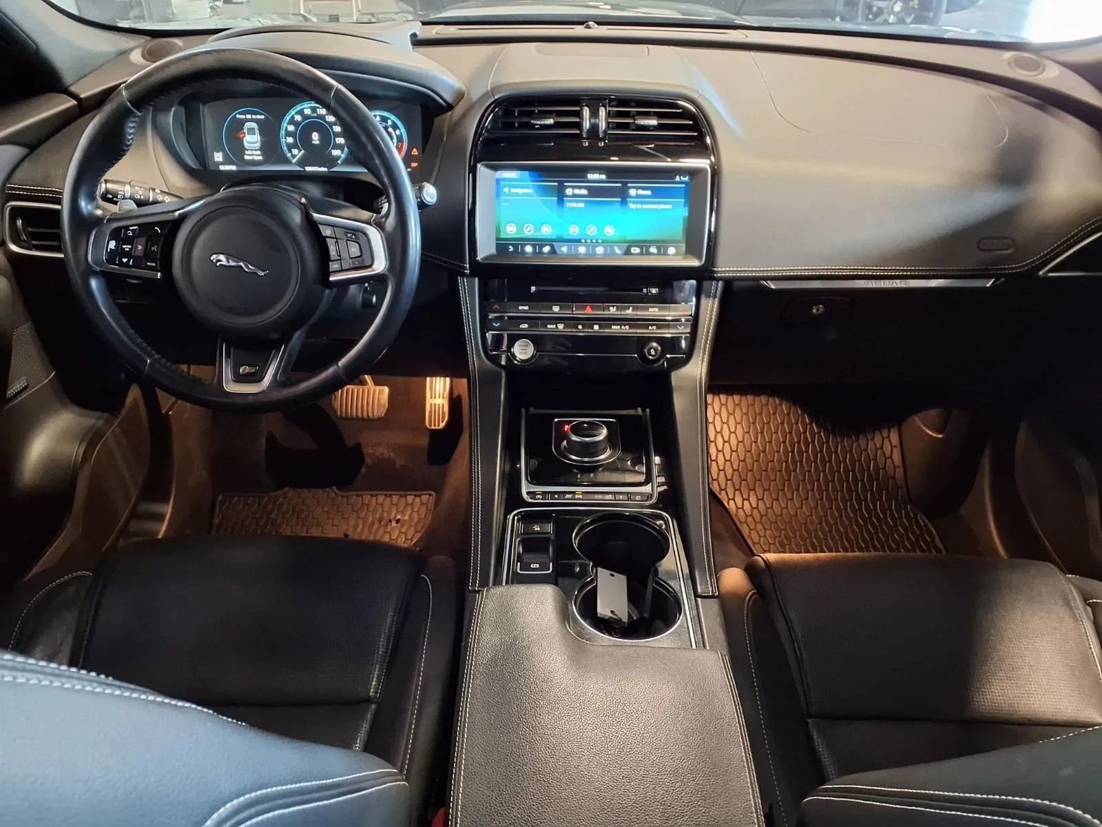 Used 2017 Jaguar F-PACE S image 16