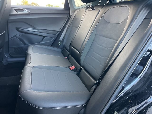 Certified 2025 Volkswagen Taos SE image 29