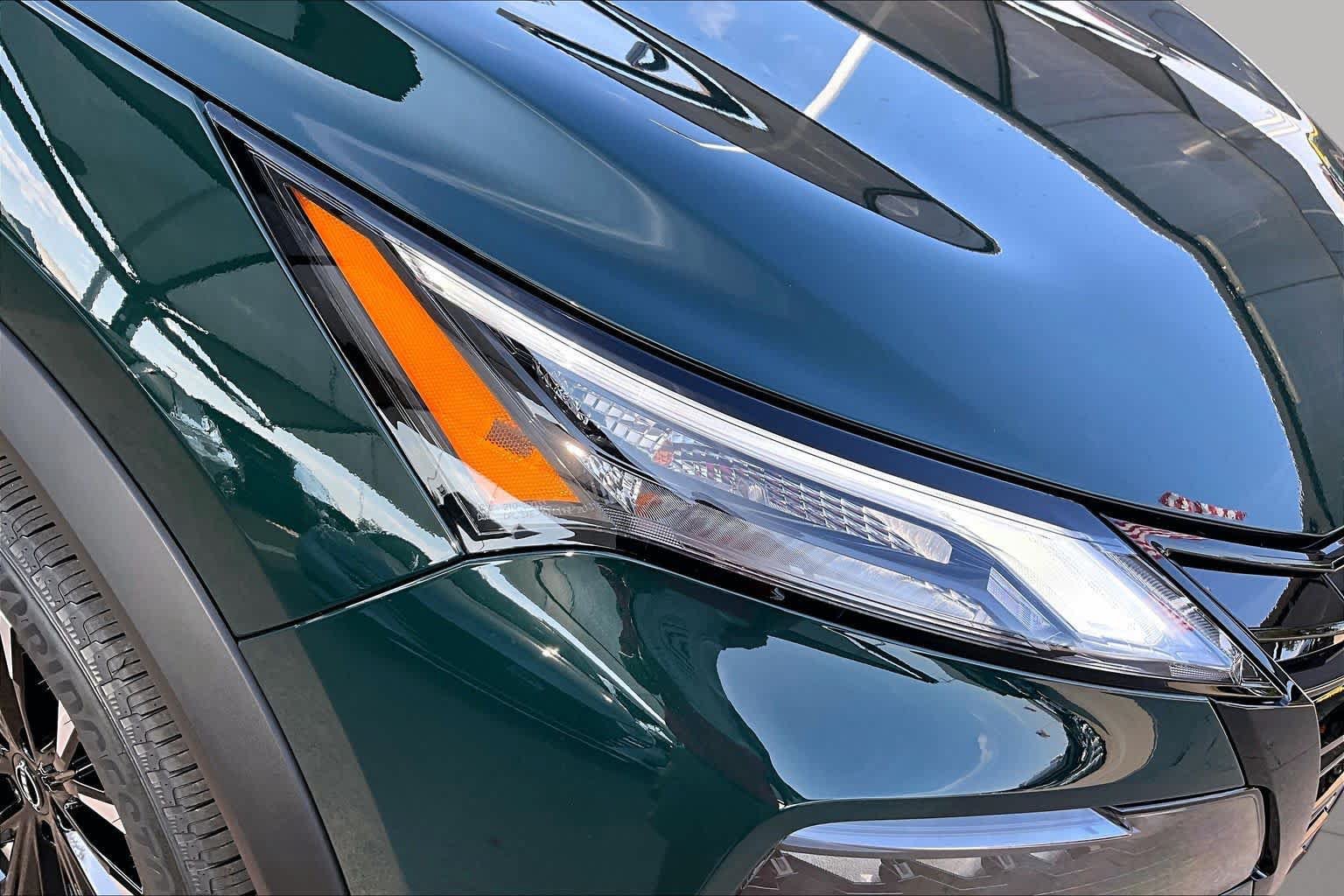 New 2027 Nissan Rogue Dark Armor FWD image 13