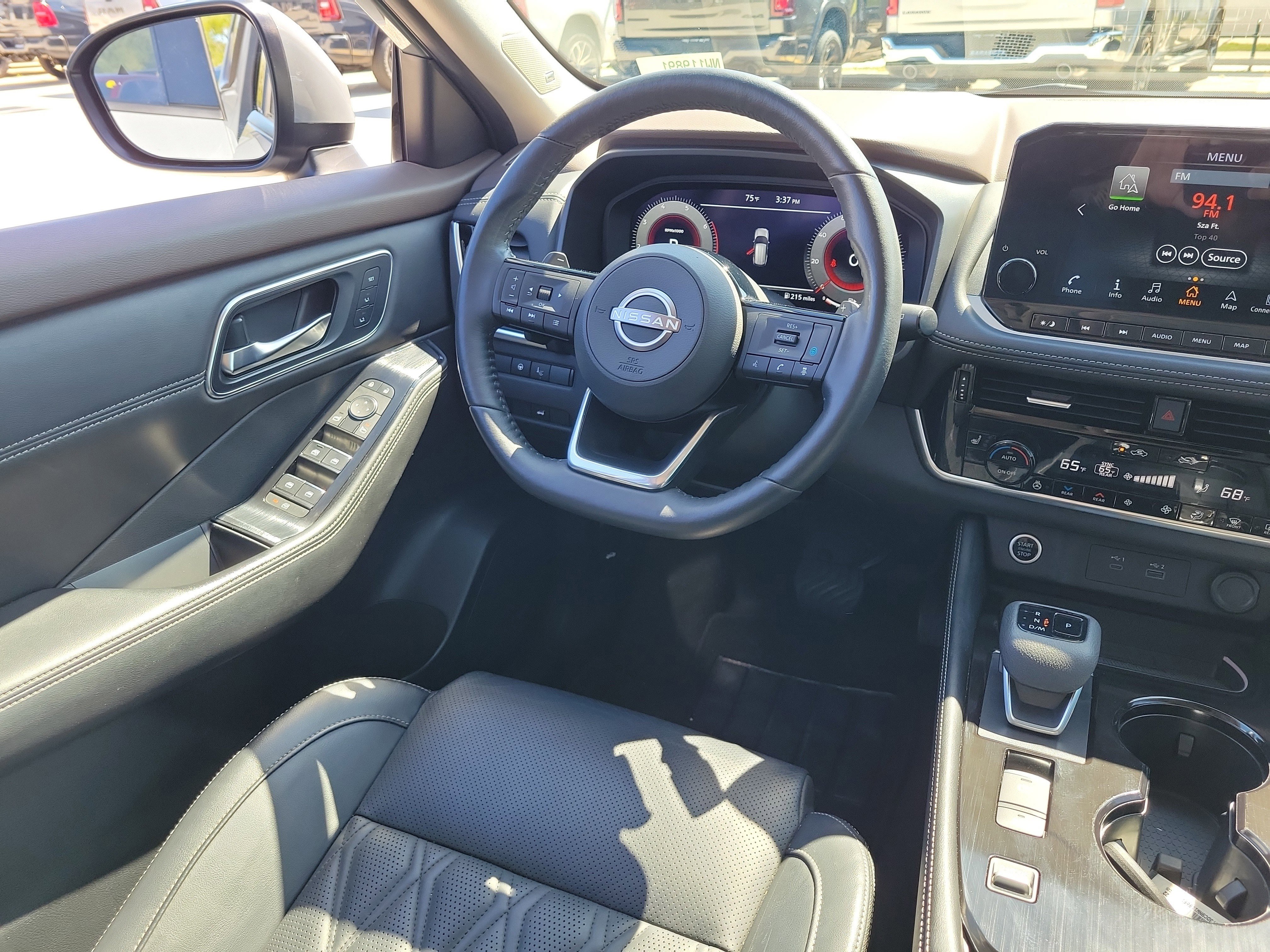 Used 2022 Nissan Rogue Platinum w/ Head-Up Display Package image 17