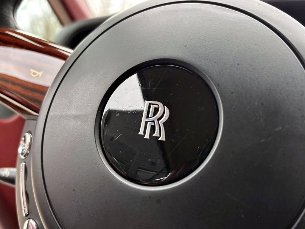 Used 2010 Rolls-Royce Phantom Drophead Coupe image 22