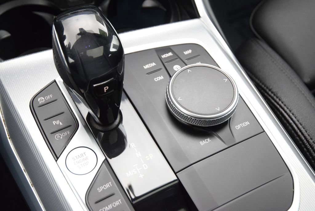 Used 2021 BMW 330i Sedan w/ Driving Assistance Package image 34