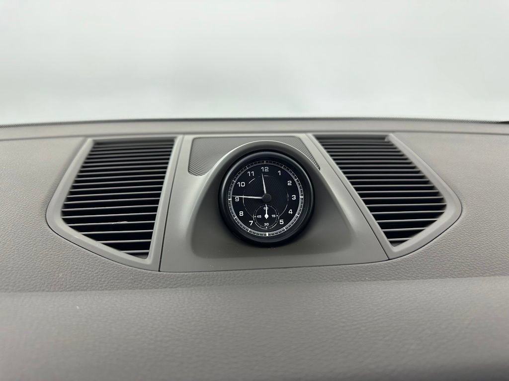 Certified 2026 Porsche Macan Turbo AWD/4WD image 28