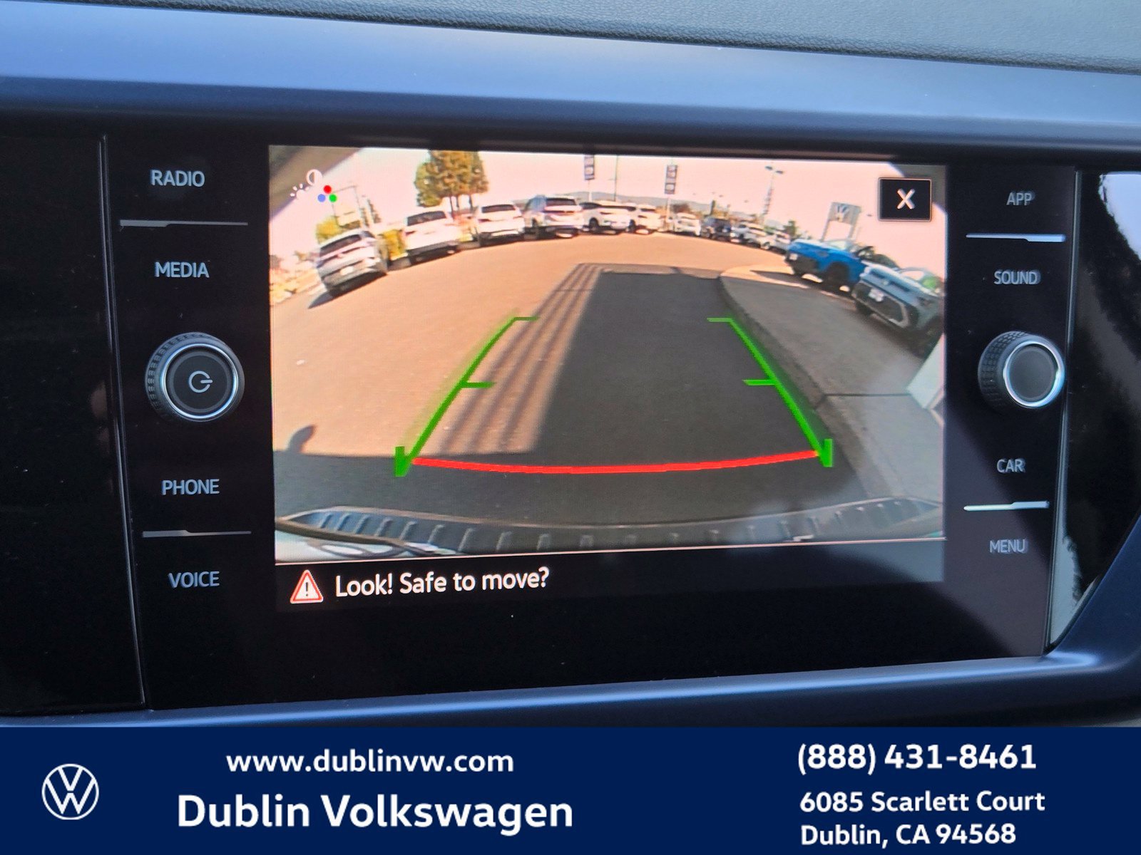 Certified 2024 Volkswagen Taos SE FWD image 15