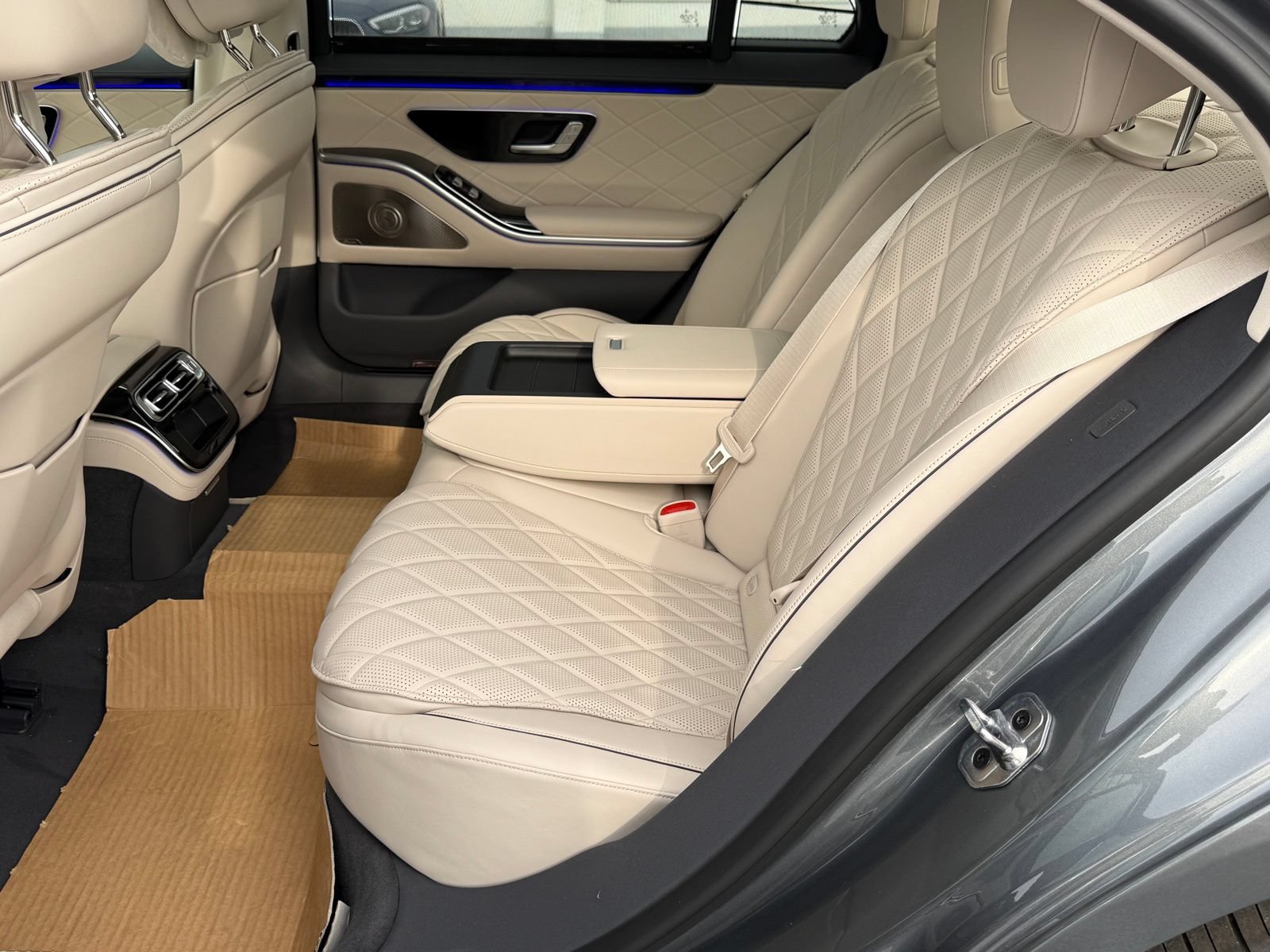 New 2026 Mercedes-Benz S 580e 4MATIC Sedan image 30