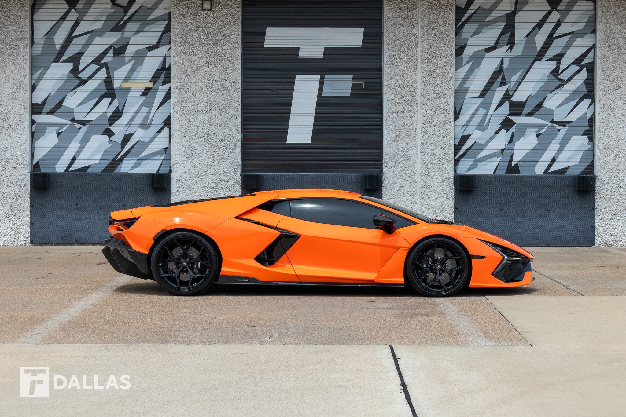 Used 2024 Lamborghini Revuelto AWD/4WD image 17