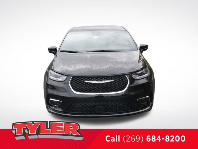 New 2026 Chrysler Pacifica Select AWD/4WD image 2