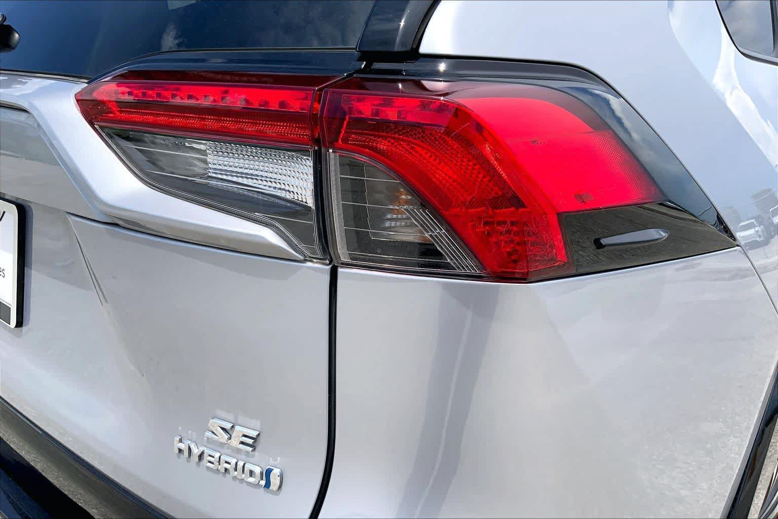 Used 2023 Toyota RAV4 SE w/ Convenience Package AWD/4WD image 30
