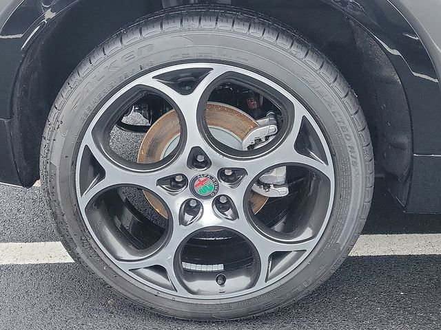 New 2024 Alfa Romeo Tonale Ti w/ Premium Interior Package image 5