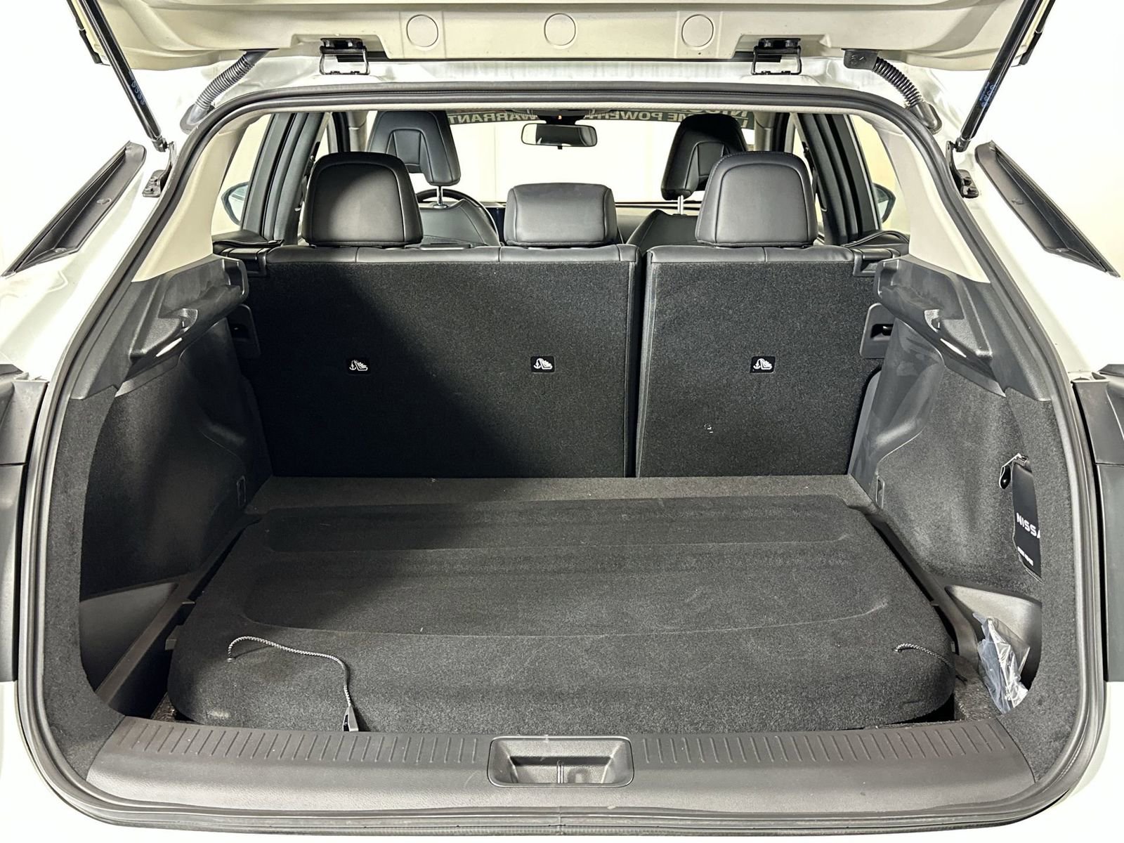 Certified 2024 Nissan Ariya AWD image 25